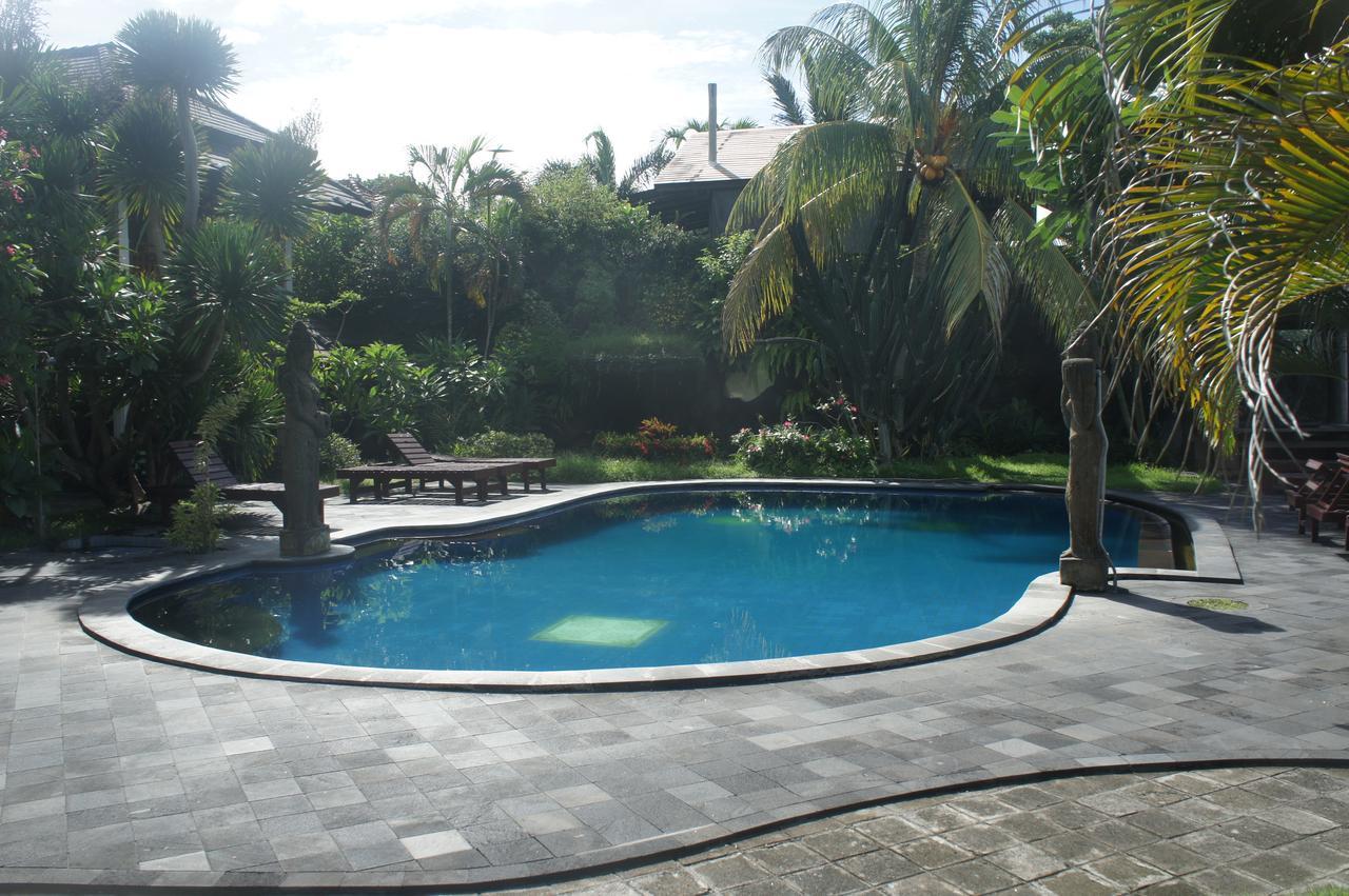 Batu Bolong Cottages Mangsit Exteriér fotografie